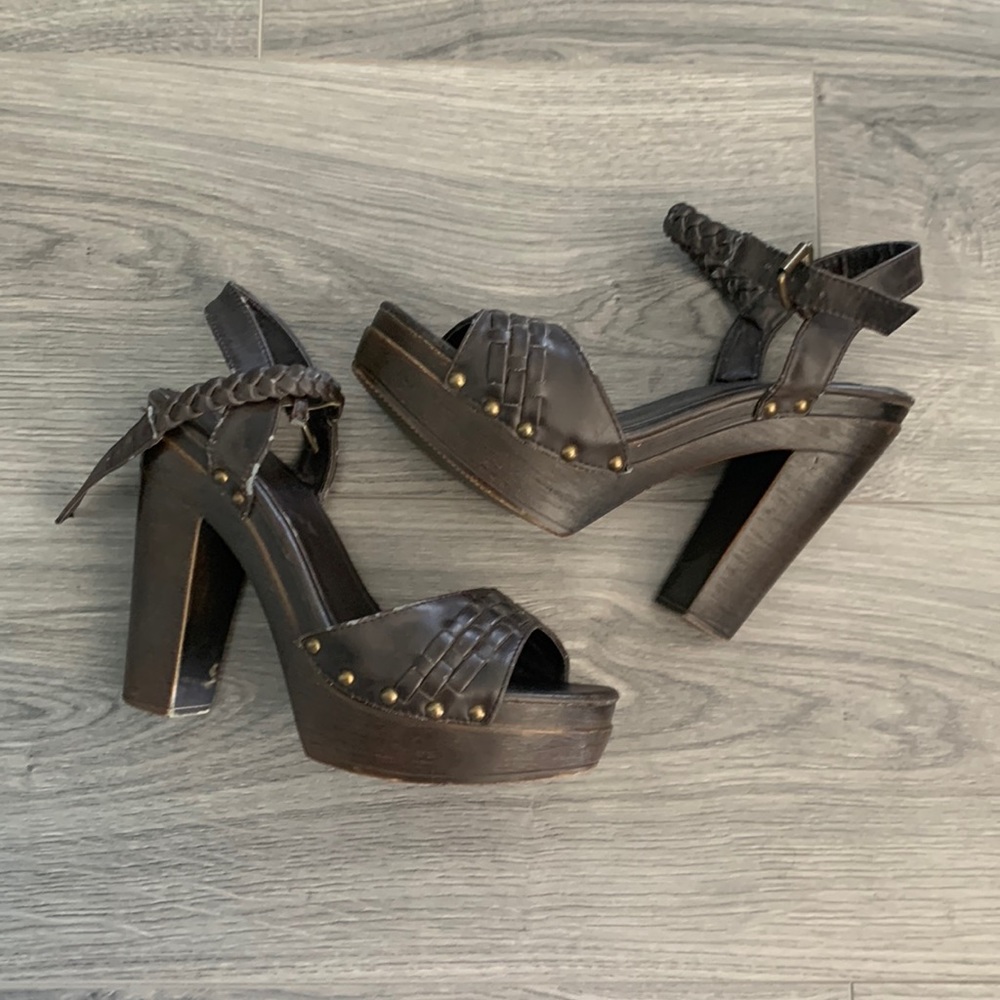 Brown chunky heel platform Sandal shoes 7.5 preowned